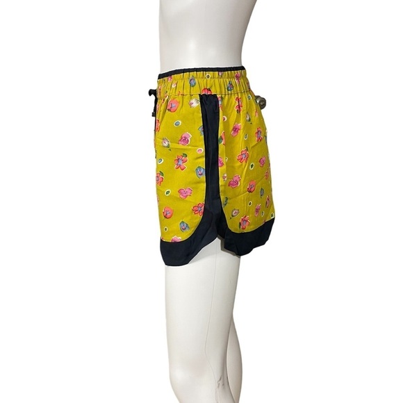 Comme Toi Floral Yellow Blue Shorts
New - Picture 3 of 5
